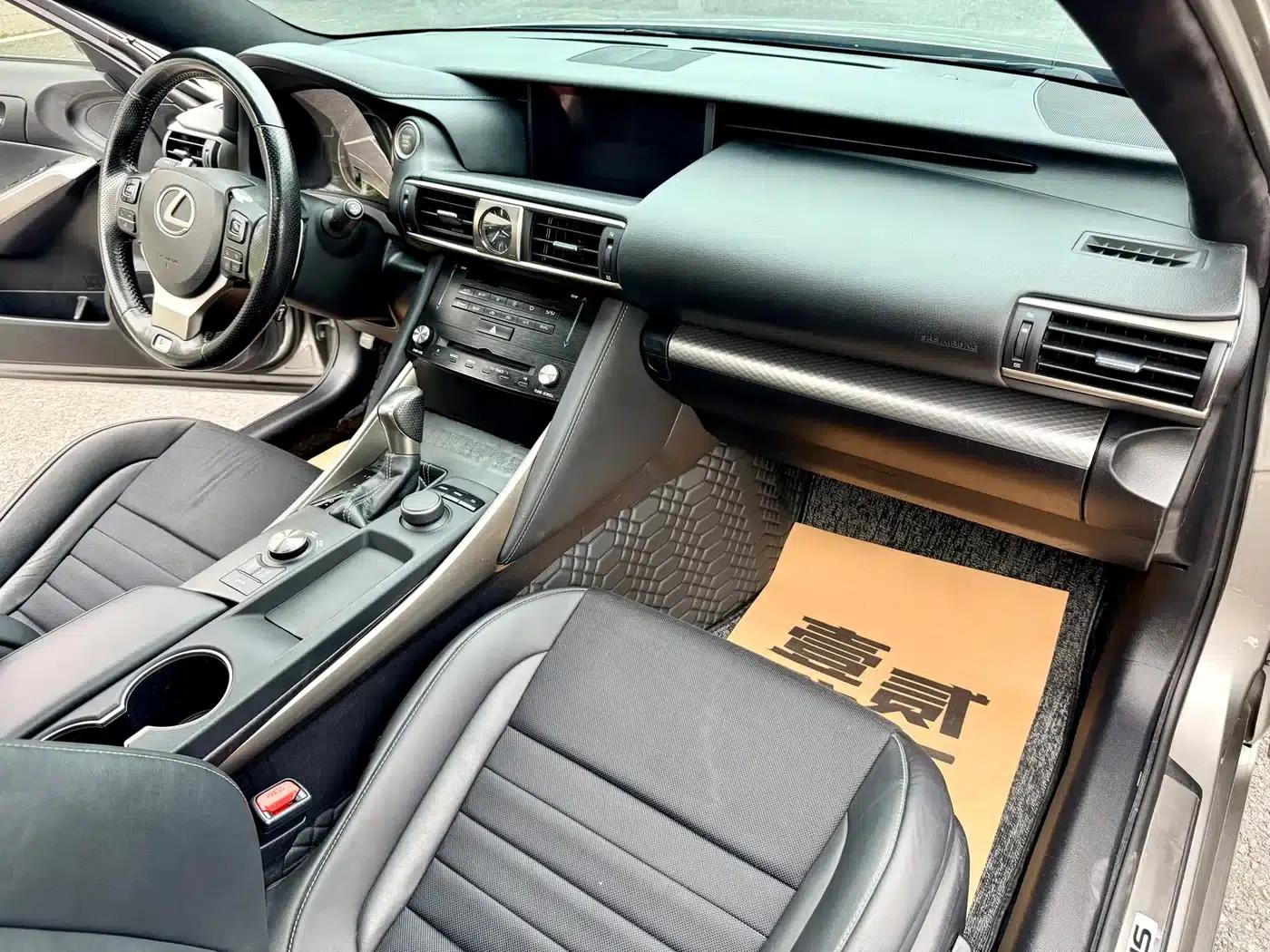 Lexus IS 2017 300 F SPORT Edition — миниатюра 11