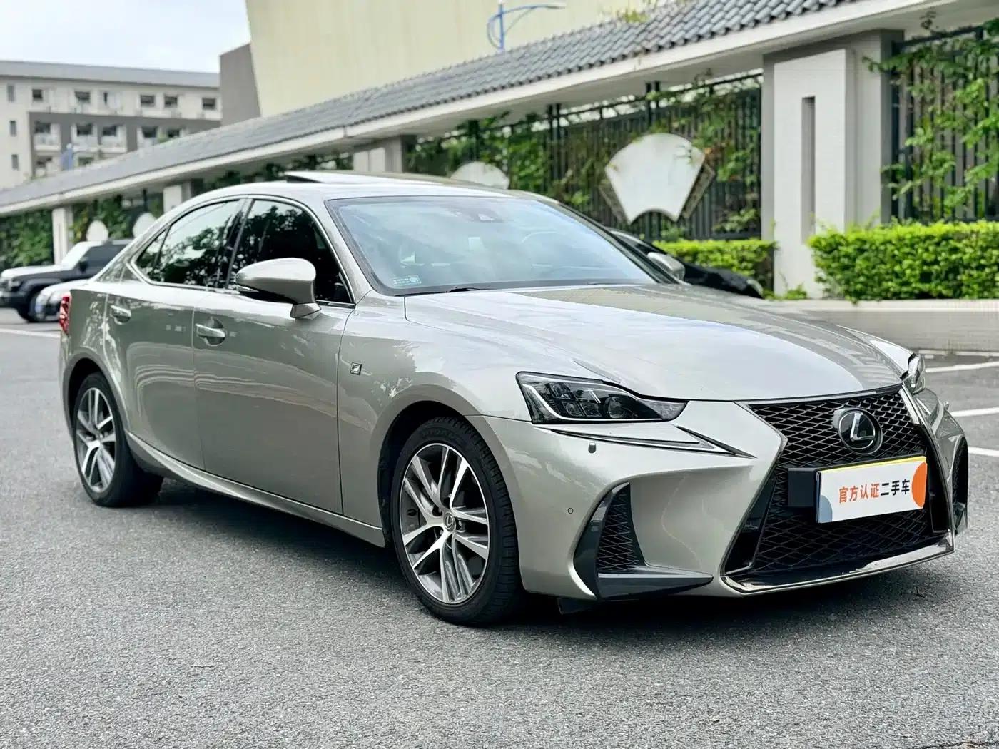 Lexus IS 2017 300 F SPORT Edition — миниатюра 3
