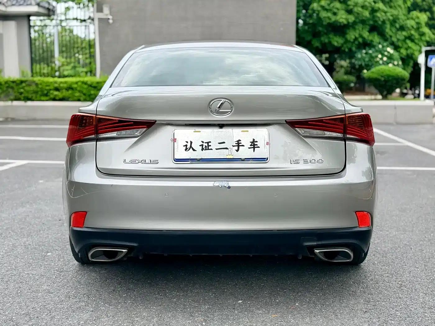 Lexus IS 2017 300 F SPORT Edition — миниатюра 6