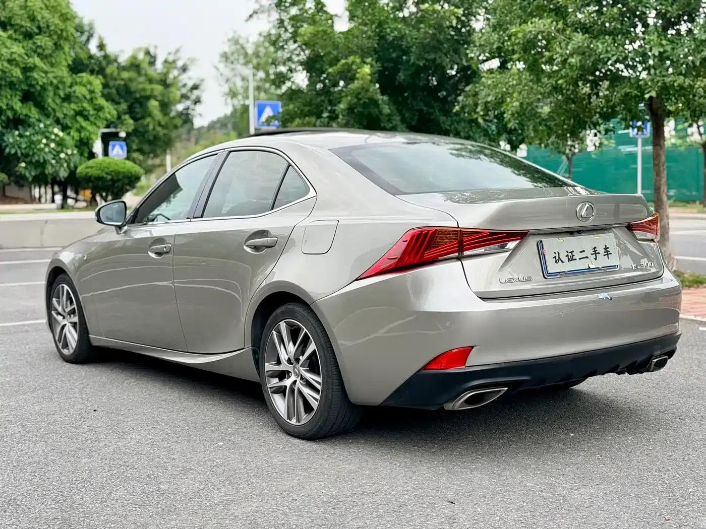 Lexus IS 2017 300 F SPORT Edition — миниатюра 7