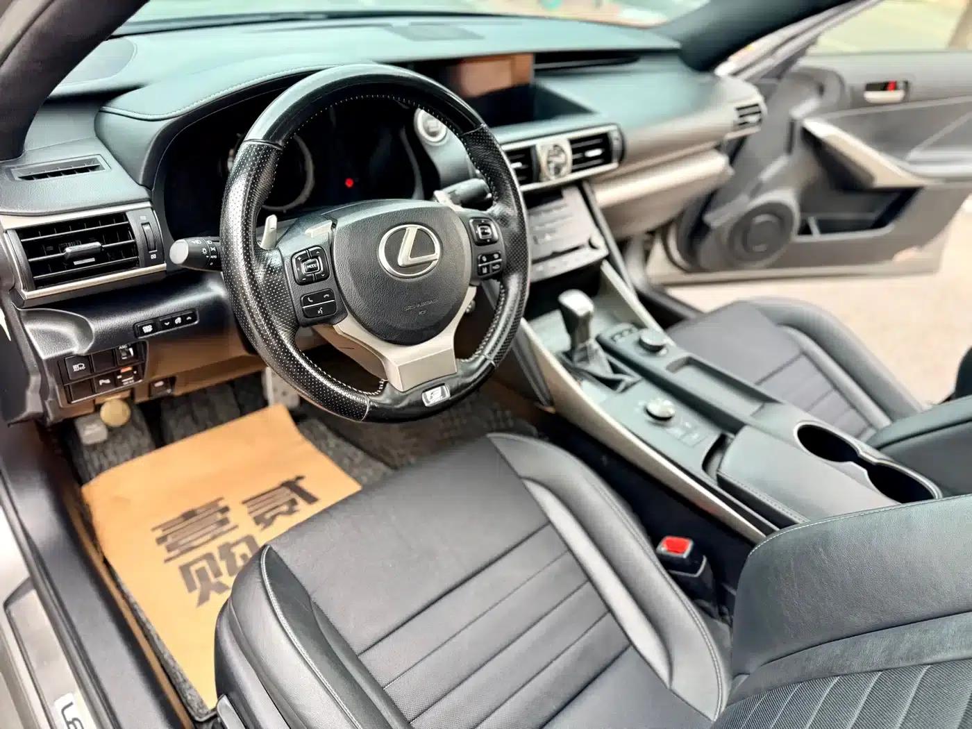 Lexus IS 2017 300 F SPORT Edition — миниатюра 9