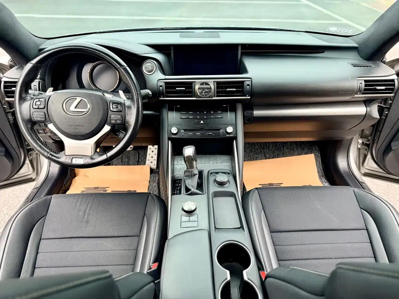 Lexus IS 2017 300 F SPORT Edition — миниатюра 10