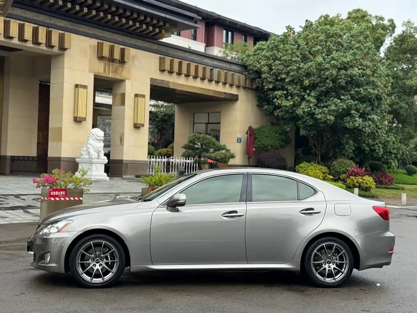 Lexus IS 2009 300 — миниатюра 13