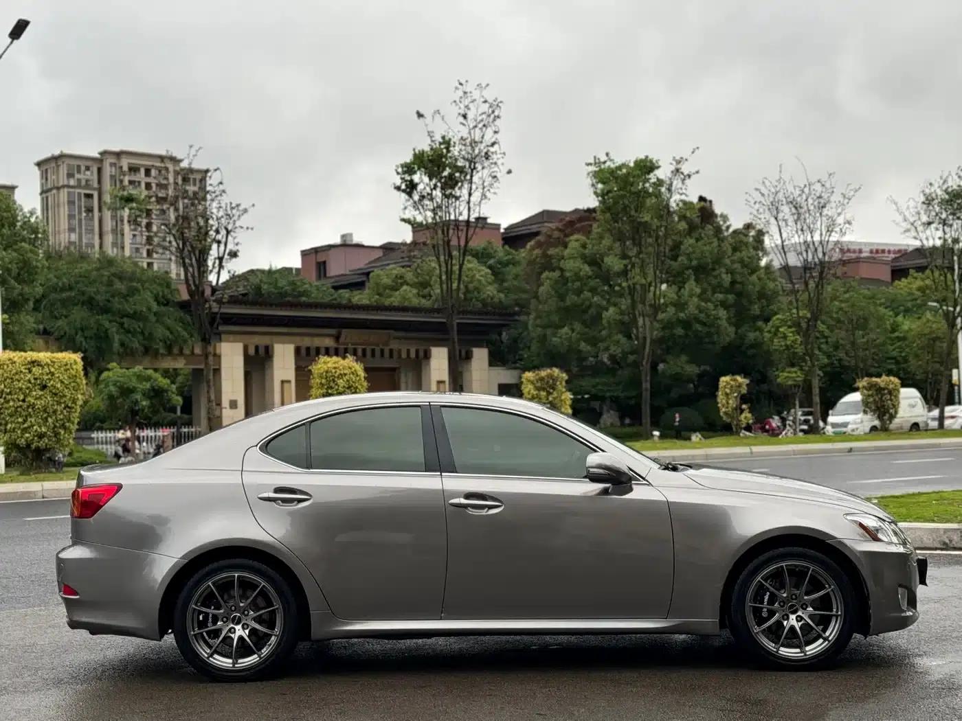 Lexus IS 2009 300 — миниатюра 14