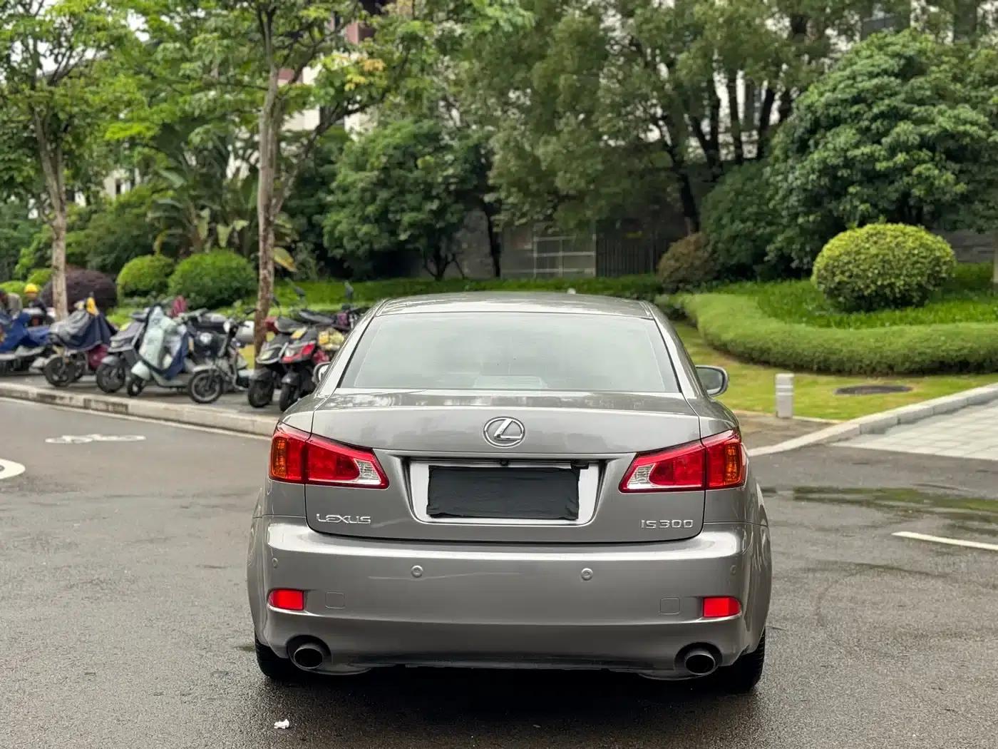 Lexus IS 2009 300 — миниатюра 16