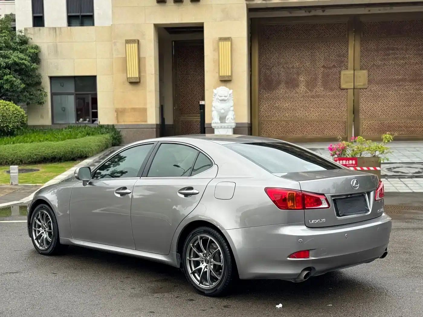 Lexus IS 2009 300 — миниатюра 17