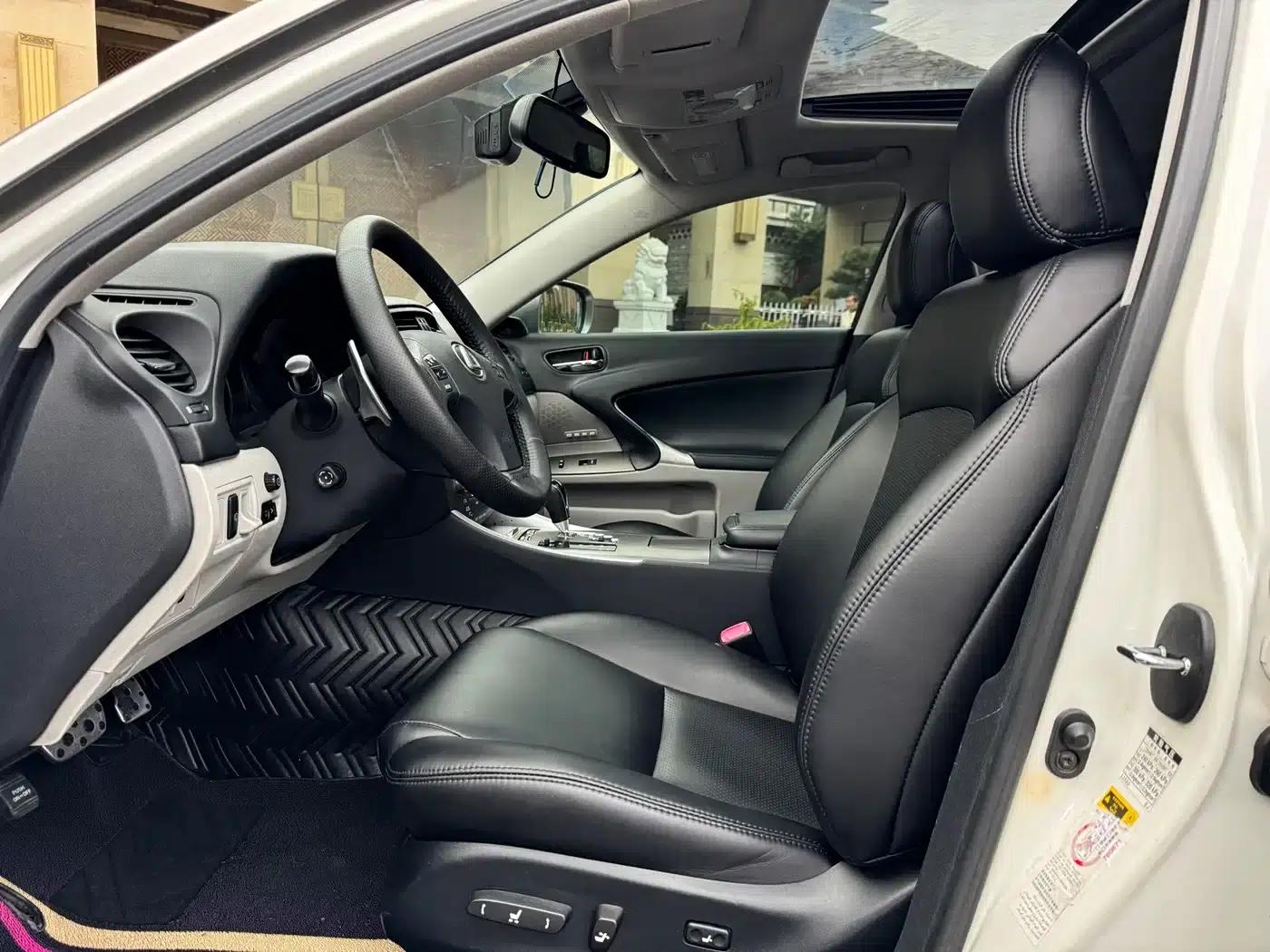 Lexus IS 2009 300 — миниатюра 4