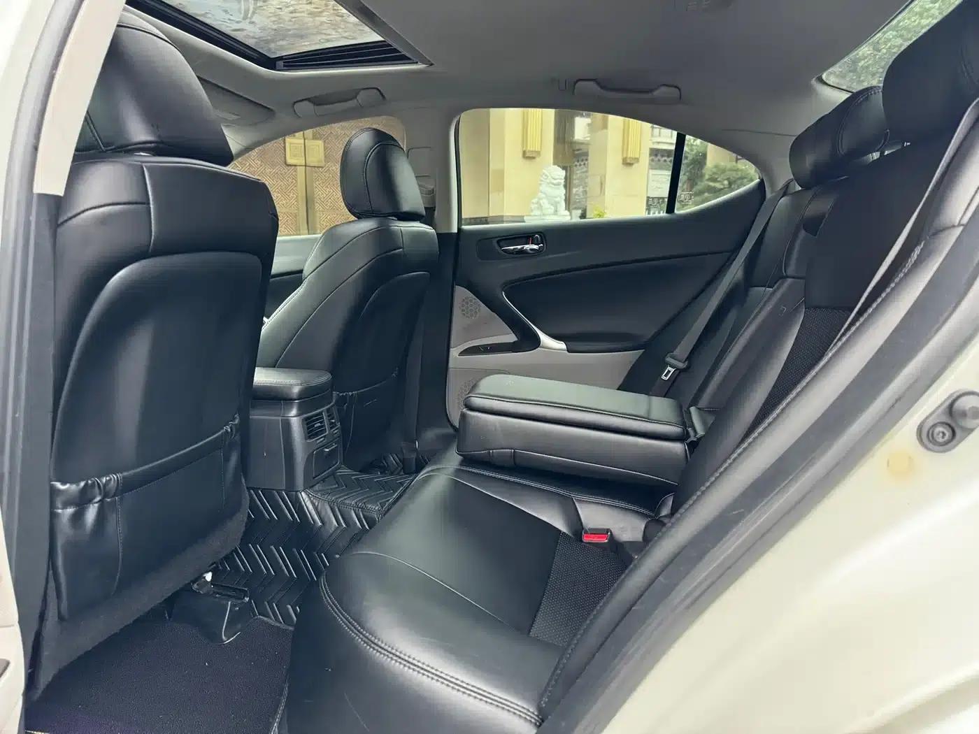 Lexus IS 2009 300 — миниатюра 5