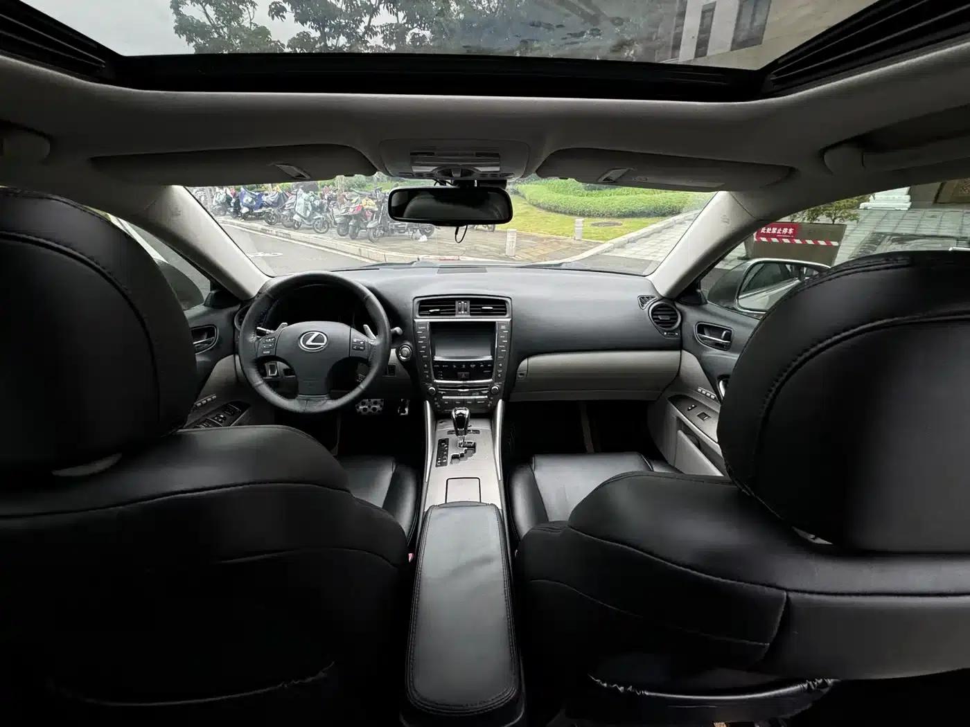 Lexus IS 2009 300 — миниатюра 9