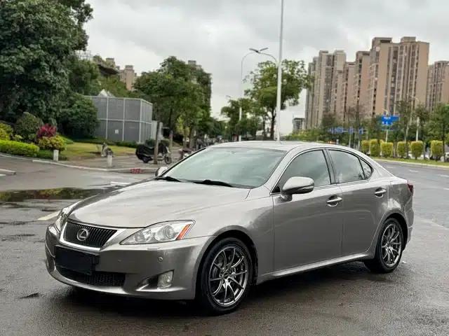 Lexus IS 2009 300