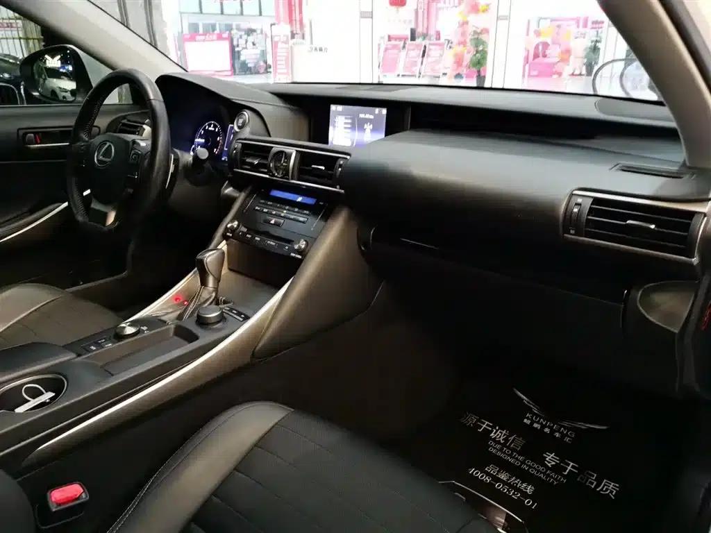 Lexus IS 2017 300 Leading Edition — миниатюра 13