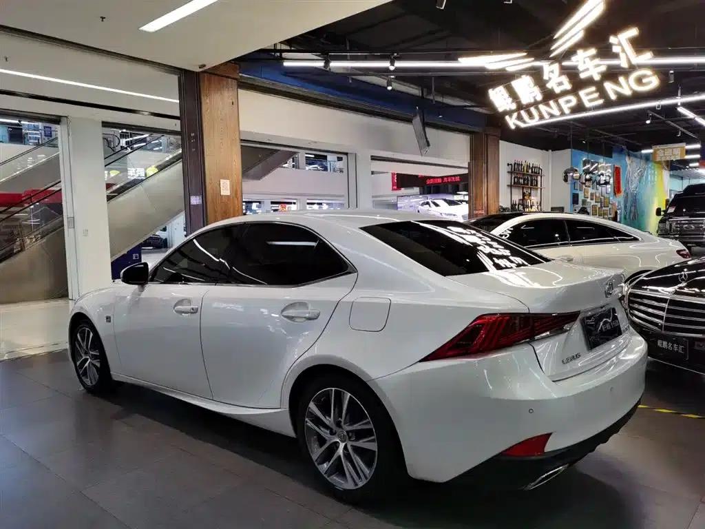 Lexus IS 2017 300 Leading Edition — миниатюра 3