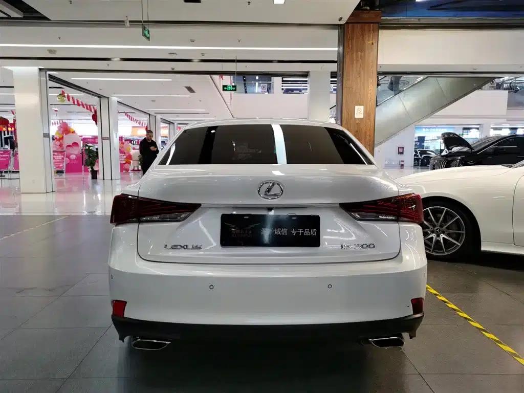 Lexus IS 2017 300 Leading Edition — миниатюра 4