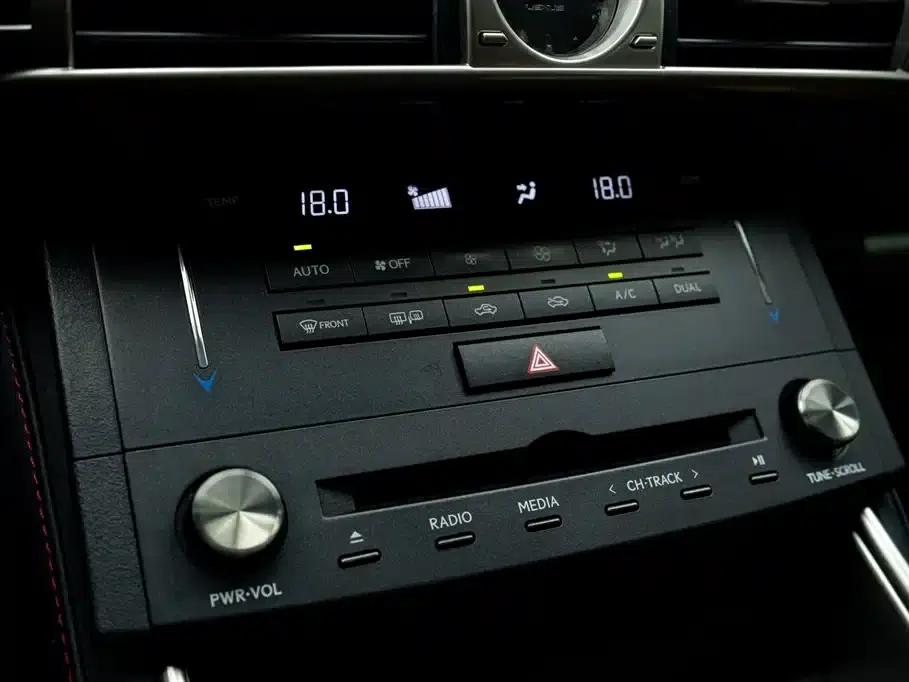 Lexus IS 2015 200t F SPORT — миниатюра 14
