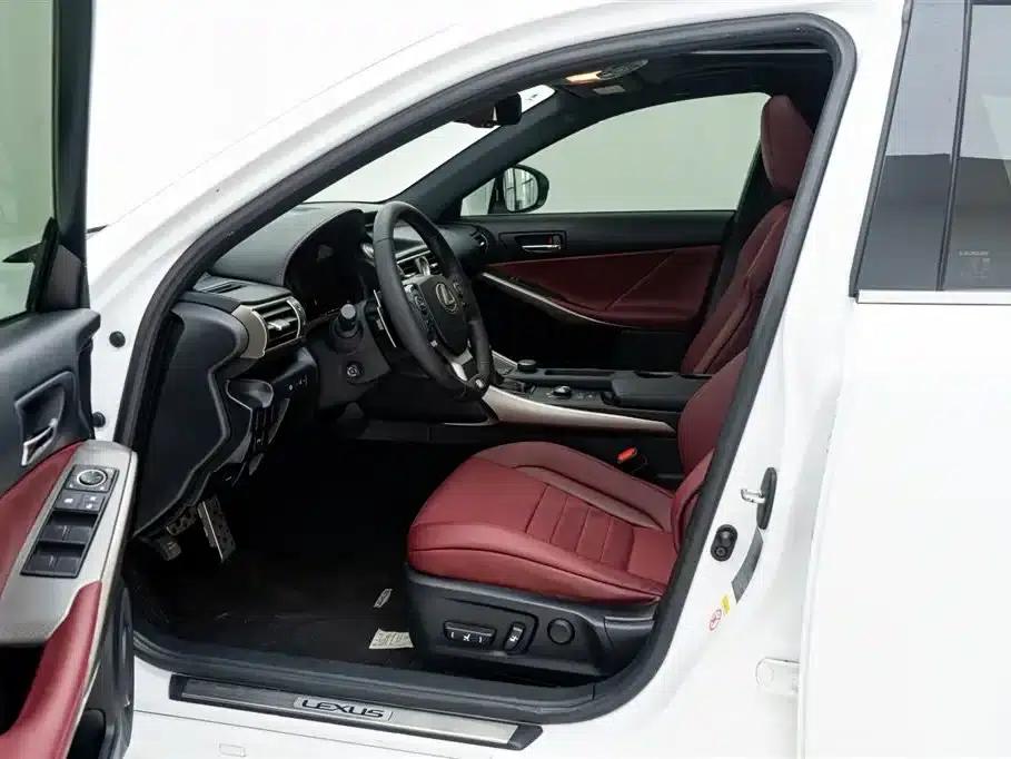 Lexus IS 2015 200t F SPORT — миниатюра 16