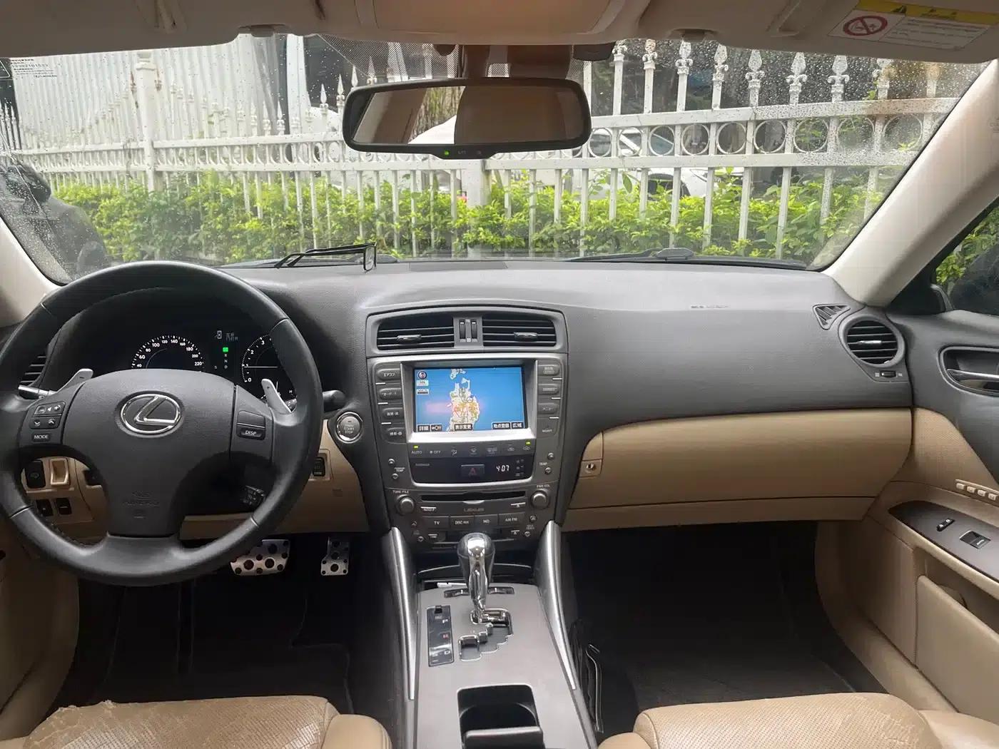 Lexus IS 2009 300 — миниатюра 7