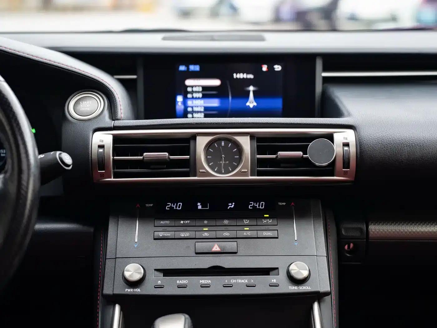 Lexus IS 2015 200t F SPORT — миниатюра 12