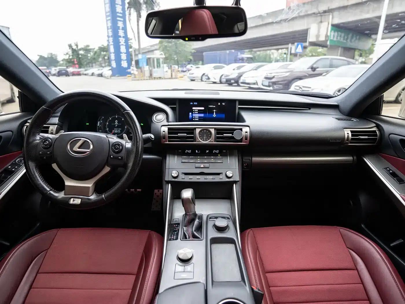 Lexus IS 2015 200t F SPORT — миниатюра 10