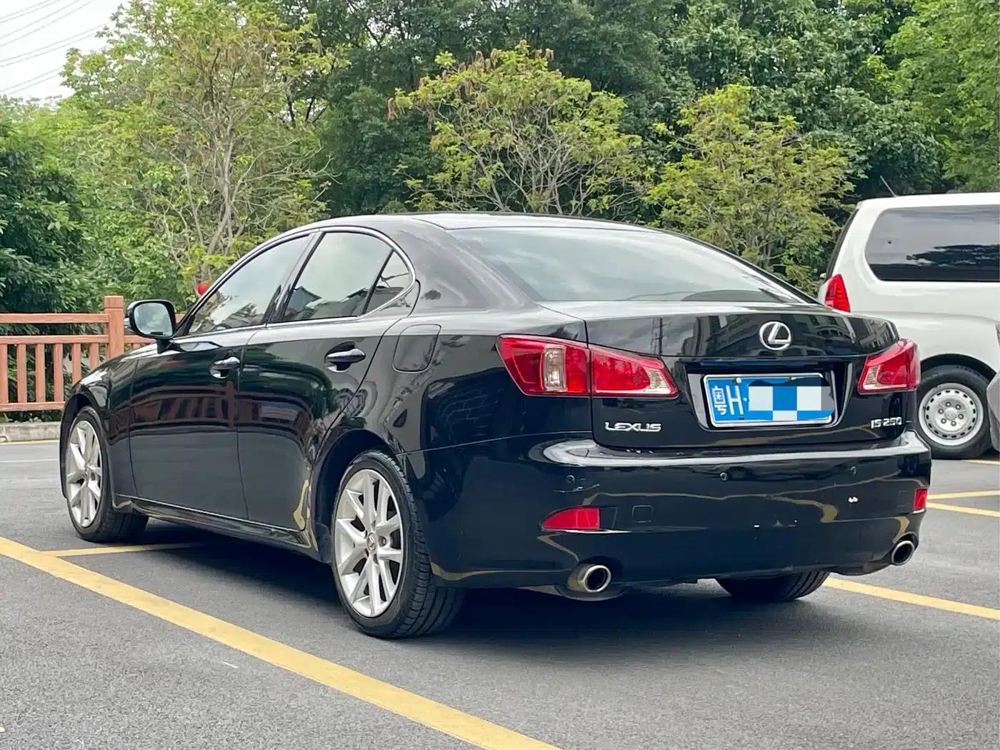 Lexus IS 2011 250 Sport Edition — миниатюра 4