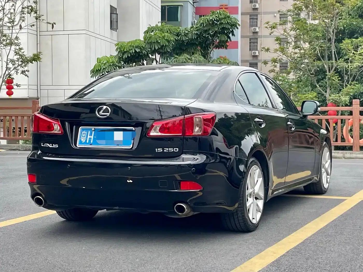 Lexus IS 2011 250 Sport Edition — миниатюра 6