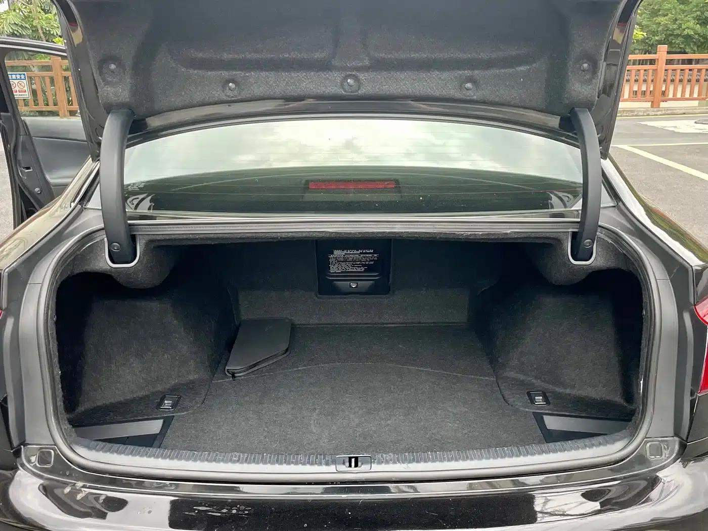 Lexus IS 2011 250 Sport Edition — миниатюра 7