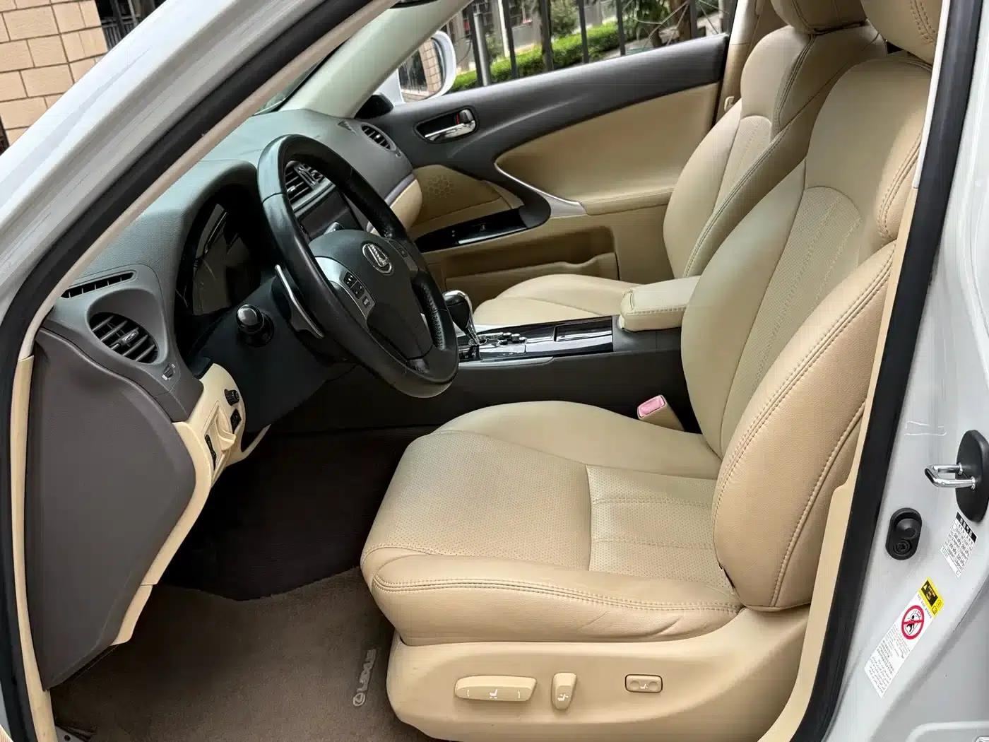 Lexus IS 2011 250 Sport Edition — миниатюра 7