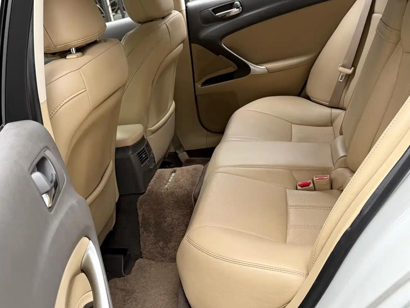Lexus IS 2011 250 Sport Edition — миниатюра 8