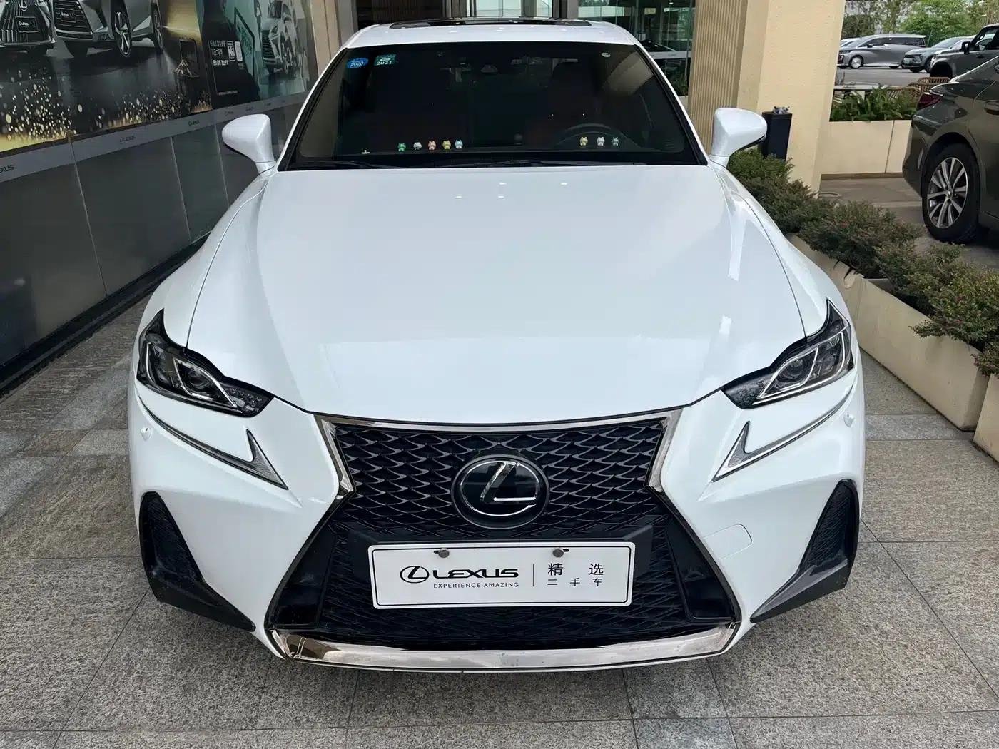 Lexus IS 2017 300 F SPORT Edition — миниатюра 2