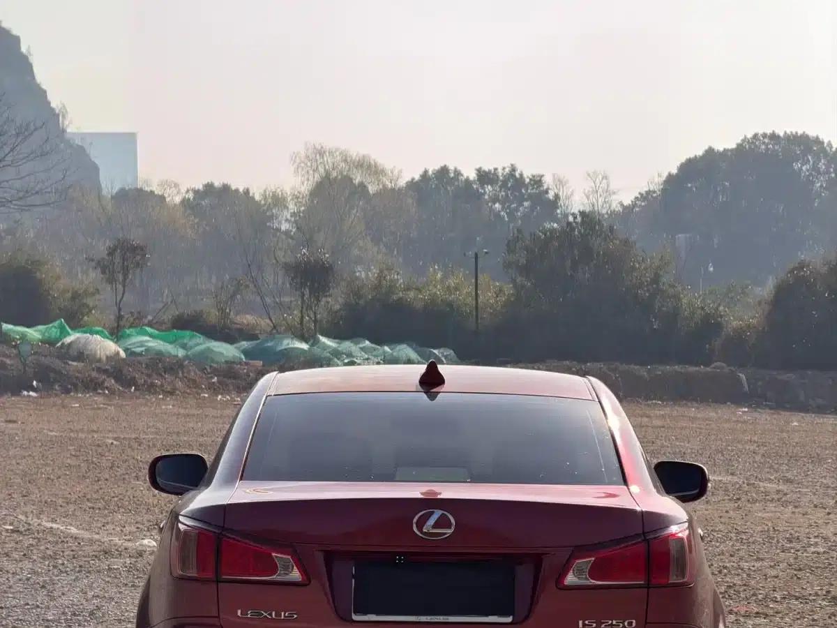 Lexus IS 2011 250 Sport Edition — миниатюра 4