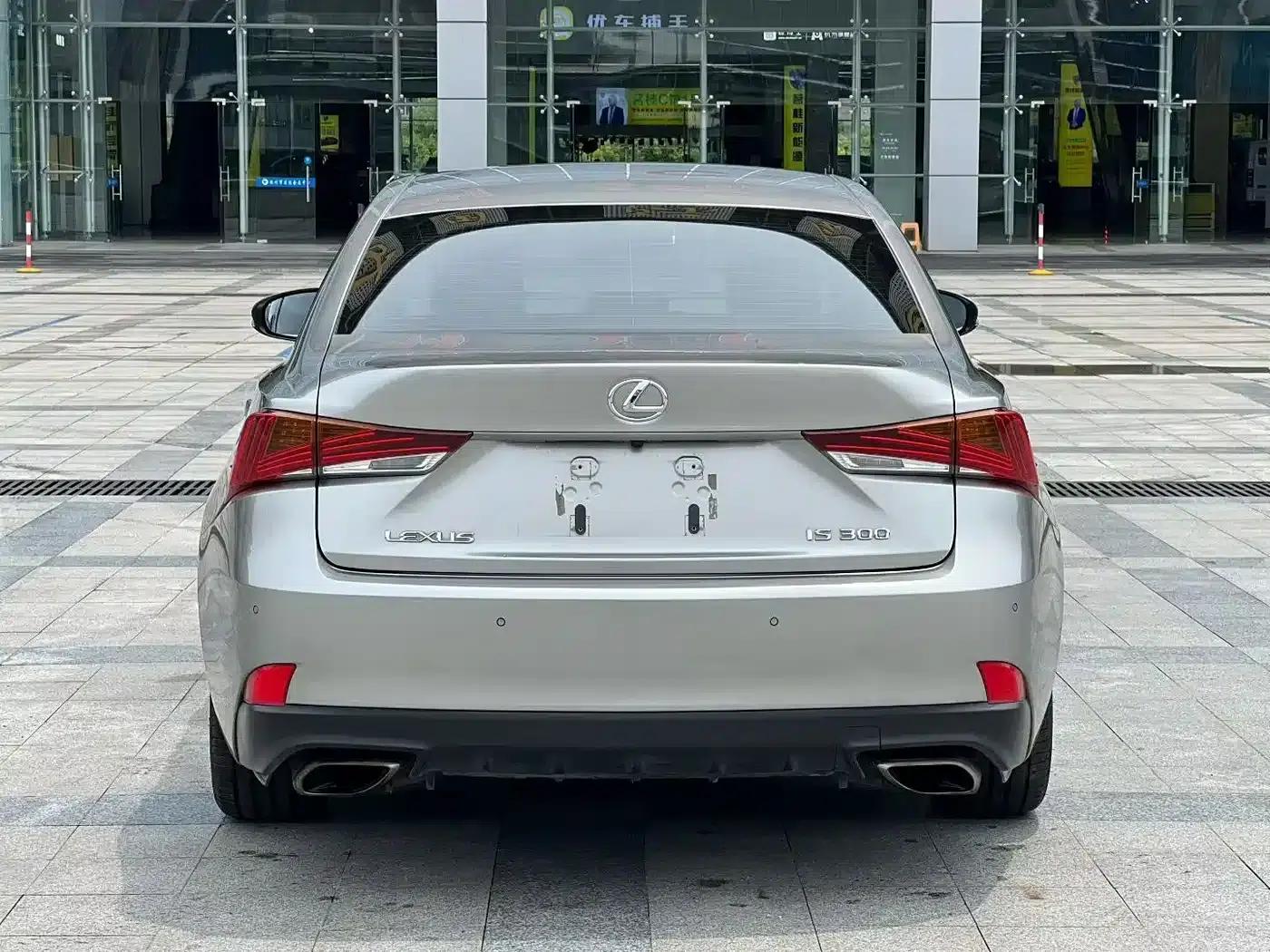 Lexus IS 2017 300 Leading Edition — миниатюра 3