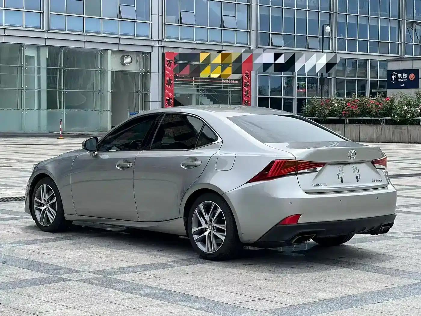Lexus IS 2017 300 Leading Edition — миниатюра 4