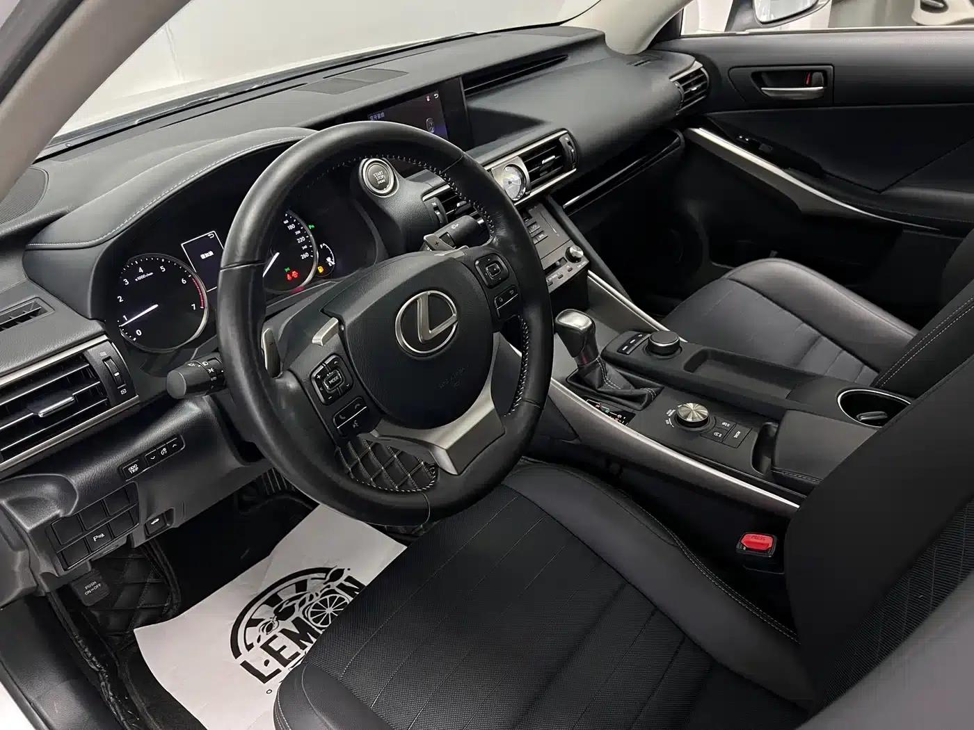 Lexus IS 2017 300 Leading Edition — миниатюра 24