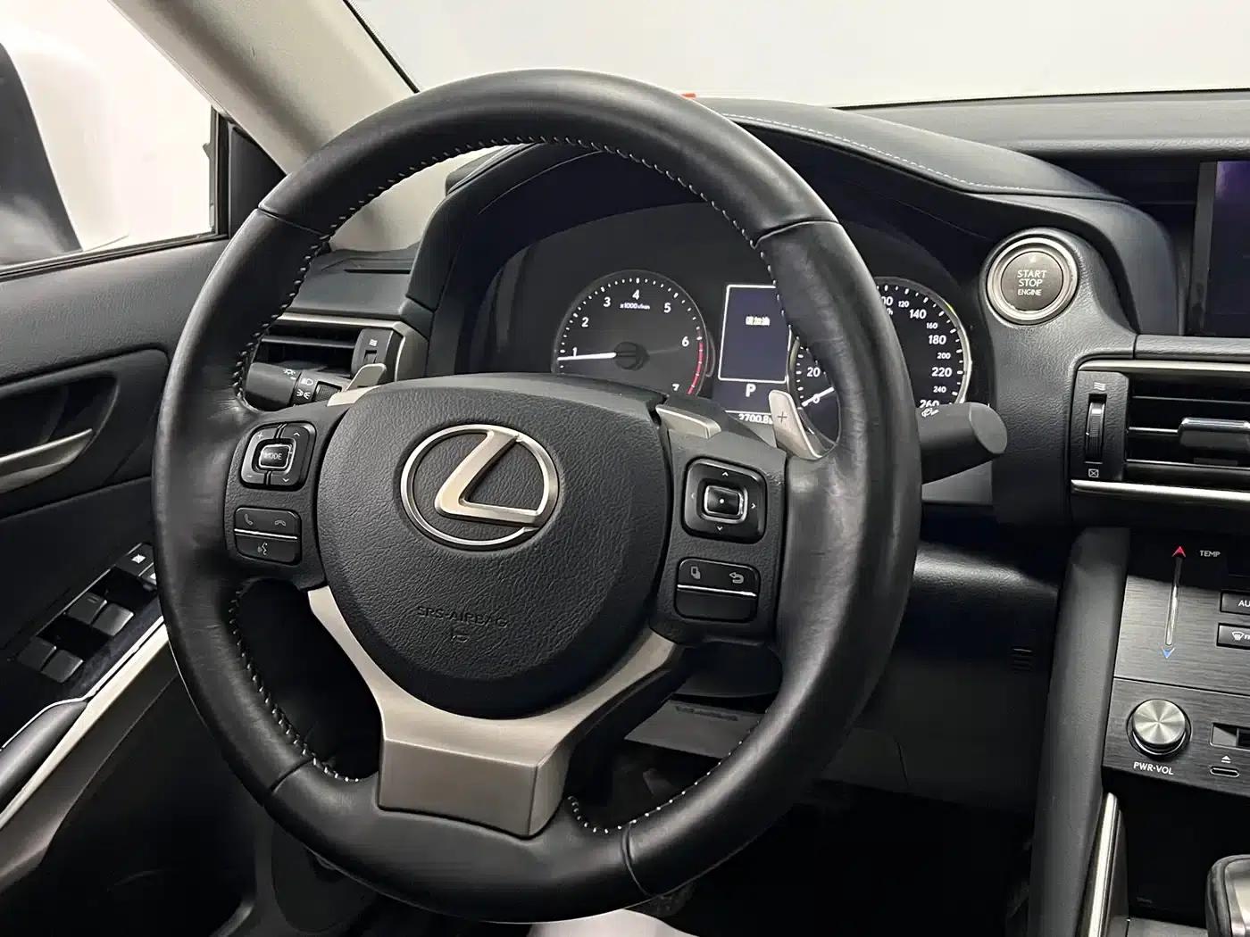 Lexus IS 2017 300 Leading Edition — миниатюра 26