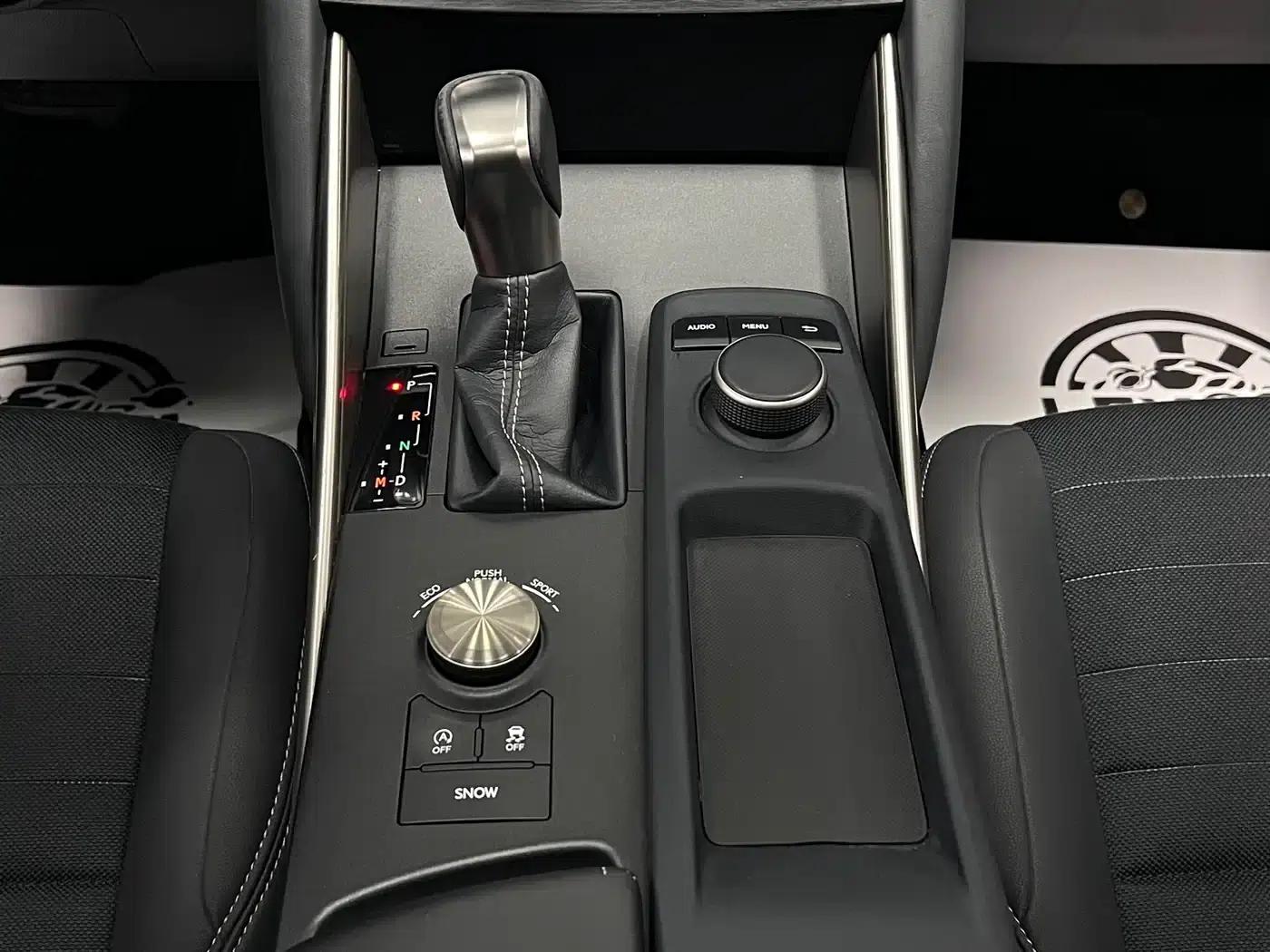 Lexus IS 2017 300 Leading Edition — миниатюра 30