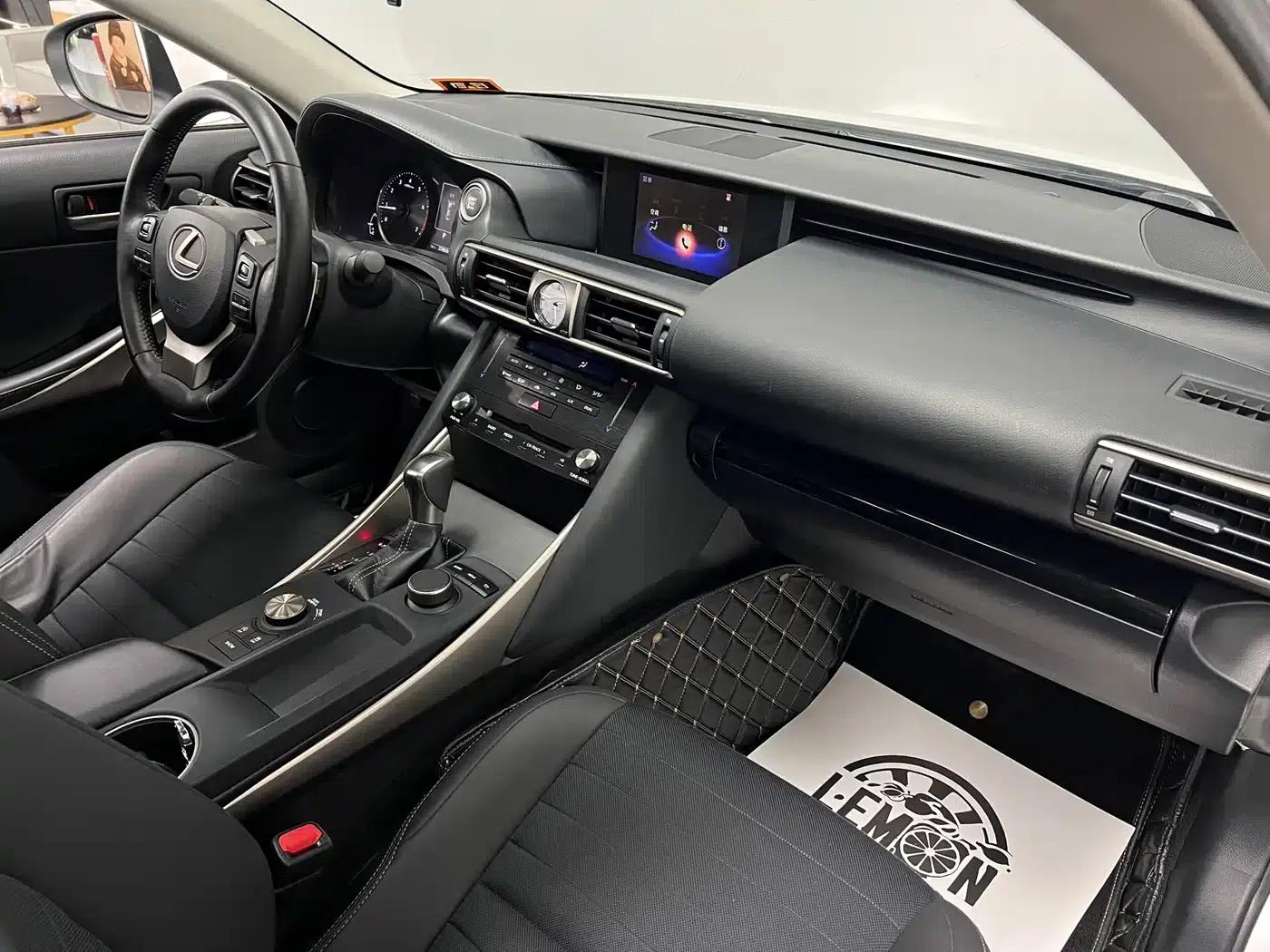 Lexus IS 2017 300 Leading Edition — миниатюра 31