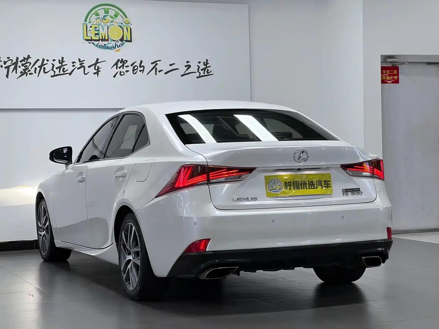 Lexus IS 2017 300 Leading Edition — миниатюра 6