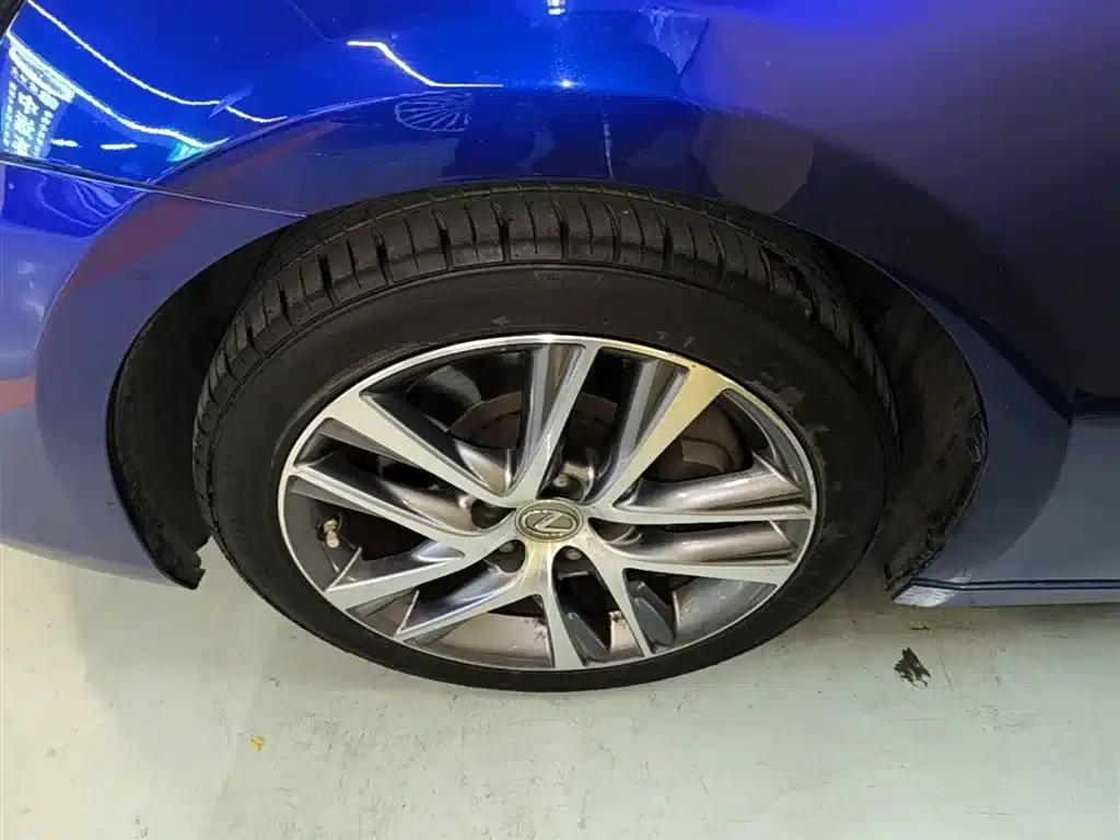 Lexus IS 2017 300 F SPORT Edition — миниатюра 23