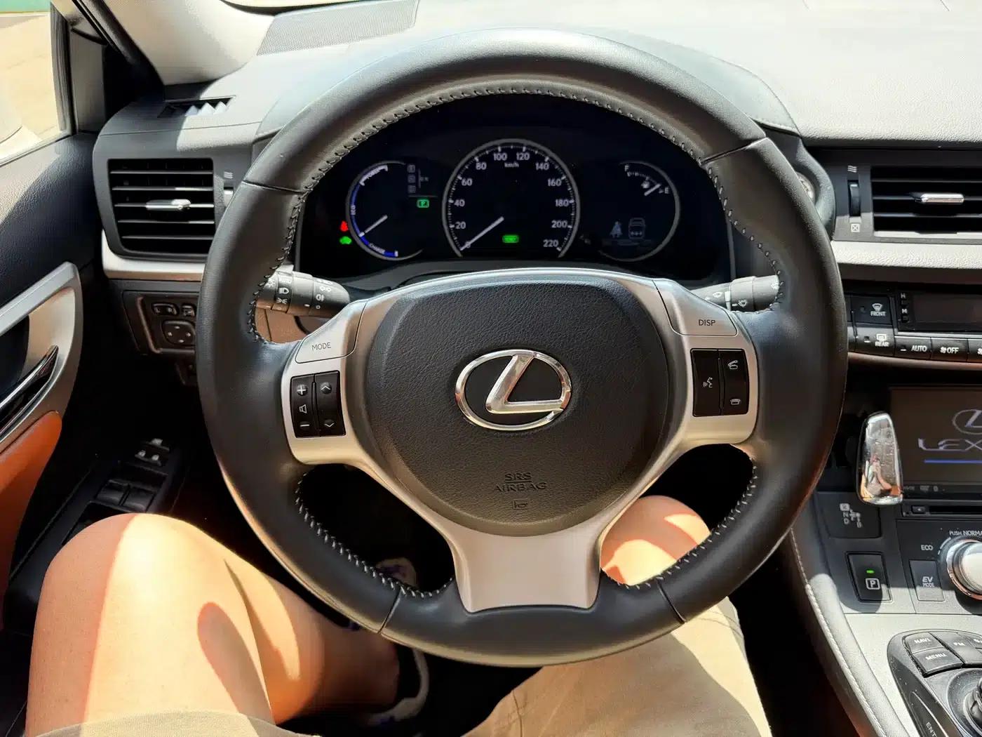 Lexus CT 2012 CT200h Elite Edition — миниатюра 10
