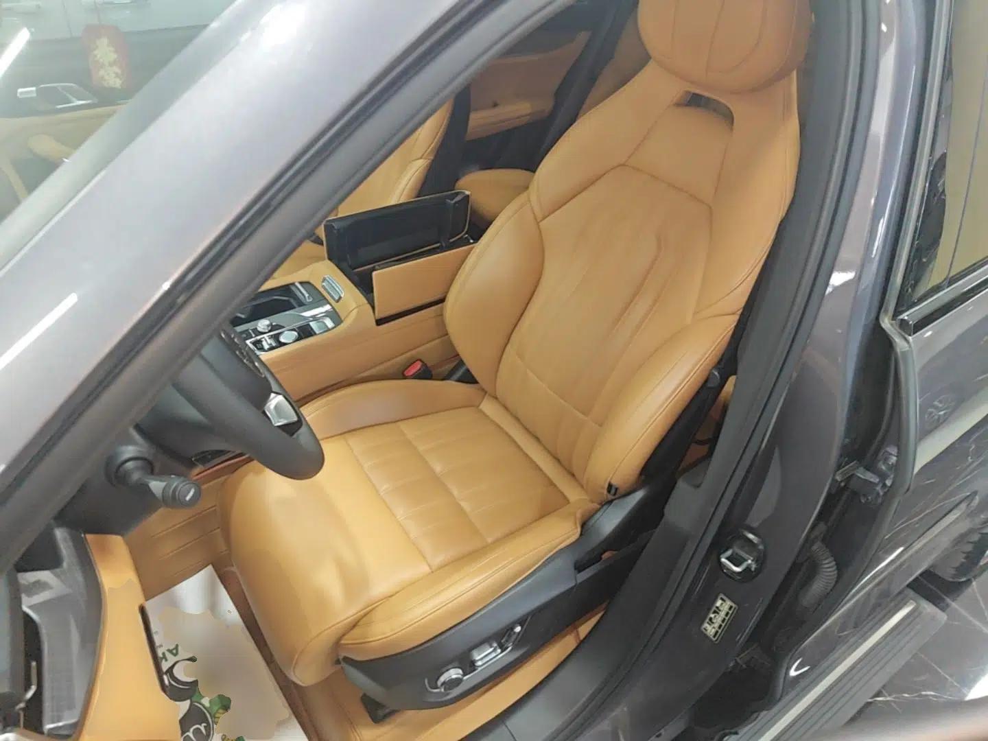 Lynk & Co 09 EM-P 2023 2.0TD EM-P Long-Range Version PM 7-Seater — миниатюра 18
