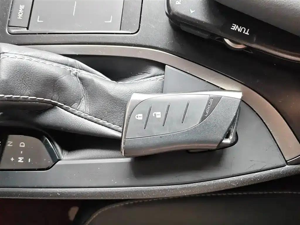 Lexus UX 2020 200 Special Edition — миниатюра 11