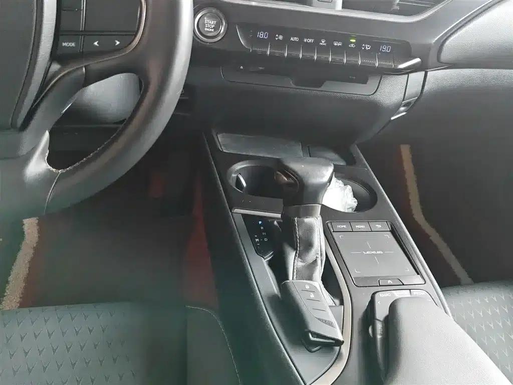 Lexus UX 2020 200 Special Edition — миниатюра 6