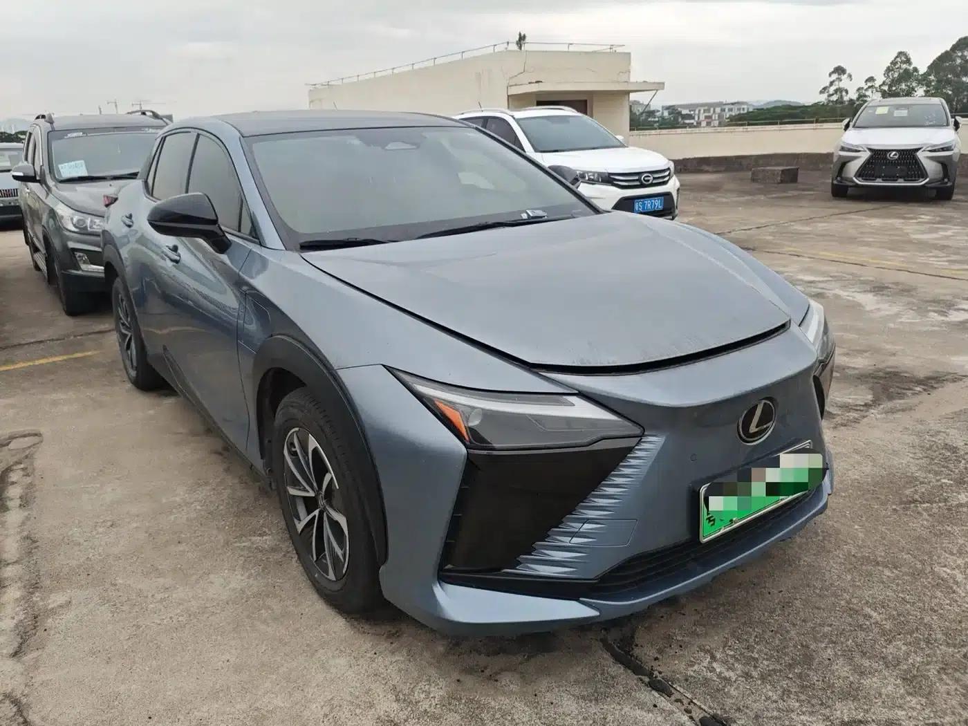 Lexus RZ 2023 450e AWD Luxury Edition — миниатюра 7