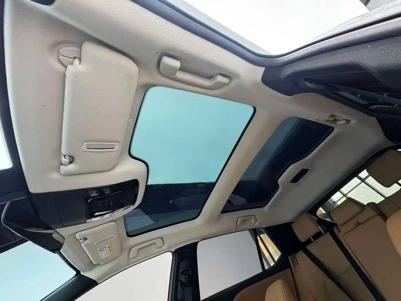 Lexus RZ 2023 450e AWD Luxury Edition — миниатюра 15