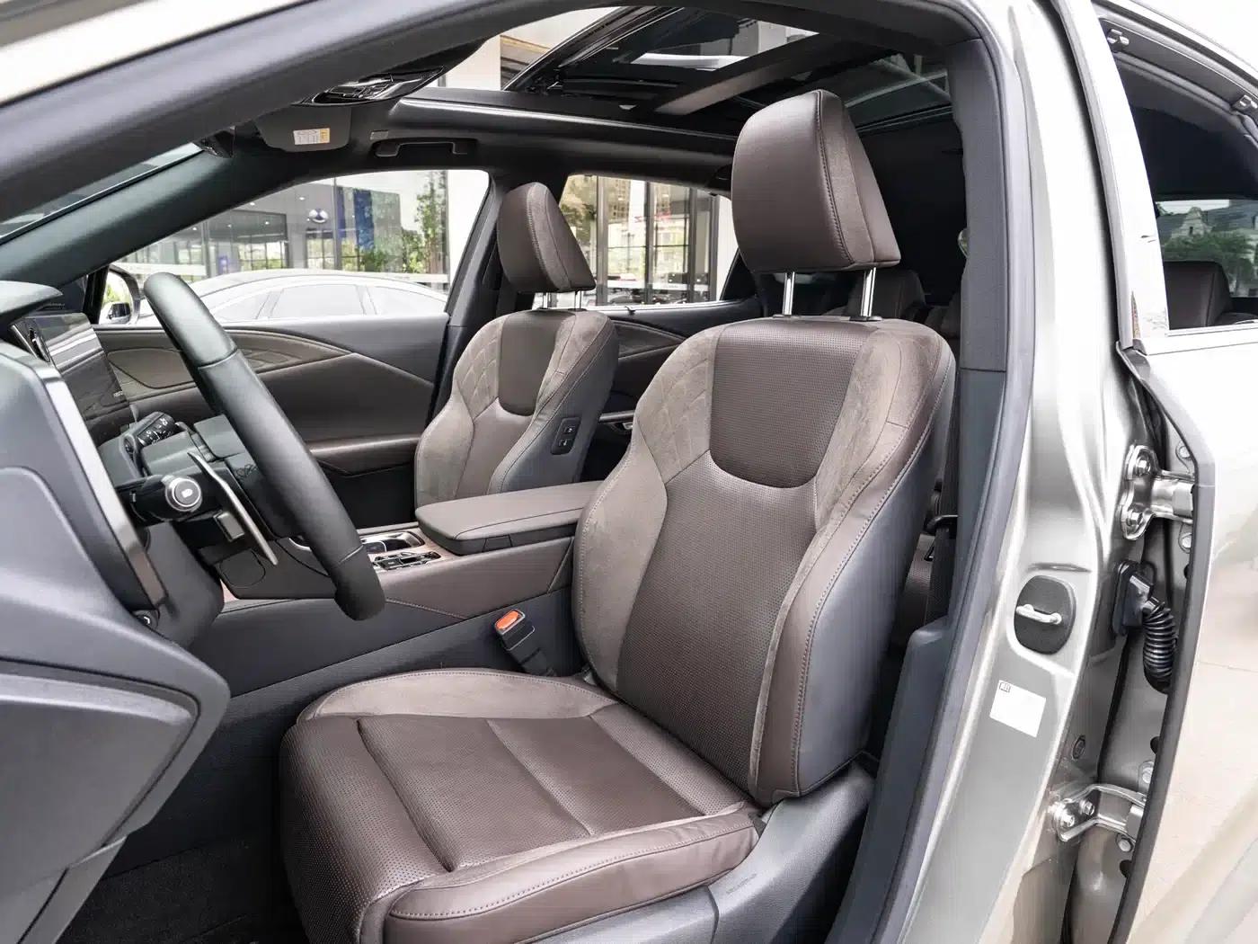 Lexus RX Hybrid 2023 450h+ AWD Enjoy Edition — миниатюра 11