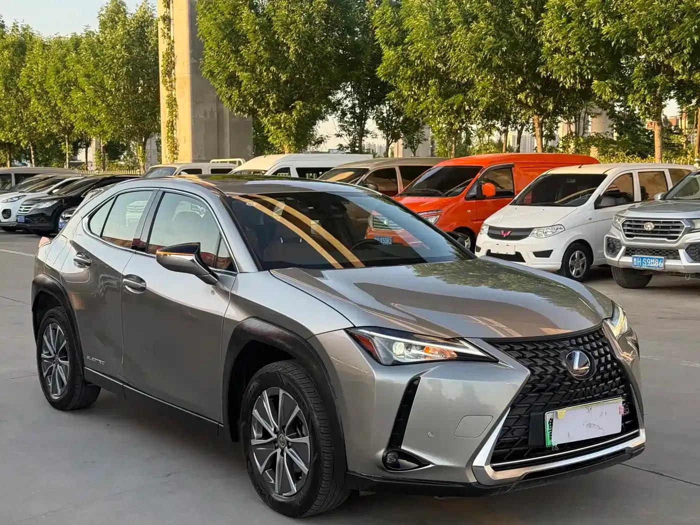 Lexus UX PHEV 2020 300e Pure Enjoyment Edition — миниатюра 2