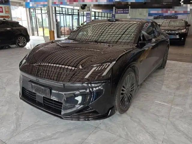 Lynk & Co 10 EM-P 2025 Model 240 Four-Wheel Drive Ultra