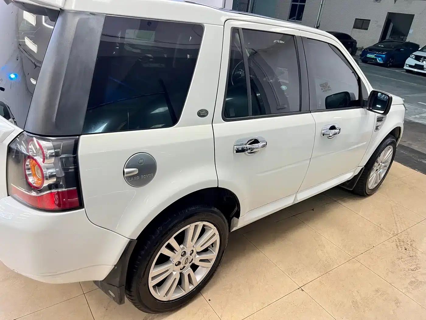 Freelander 2 2013 2.2T SD4 SE Diesel — миниатюра 12
