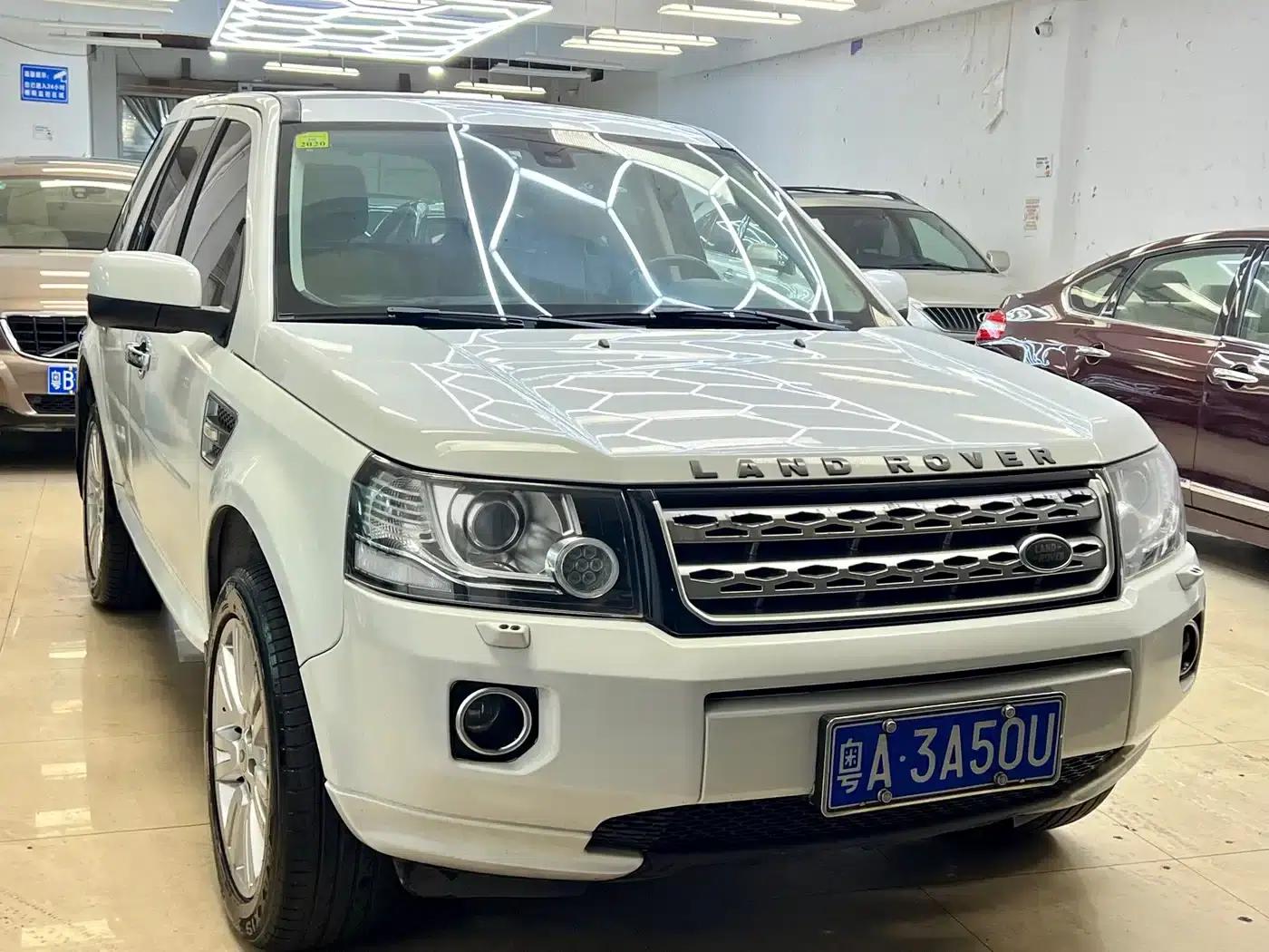 Freelander 2 2013 2.2T SD4 SE Diesel — миниатюра 3