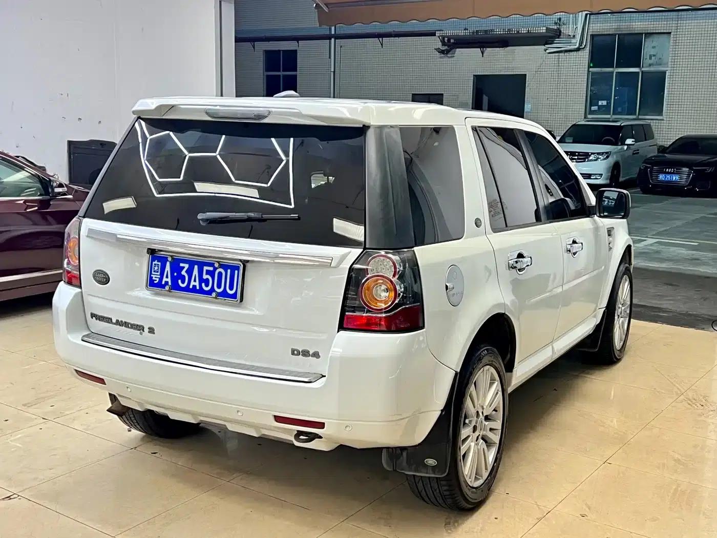Freelander 2 2013 2.2T SD4 SE Diesel — миниатюра 6