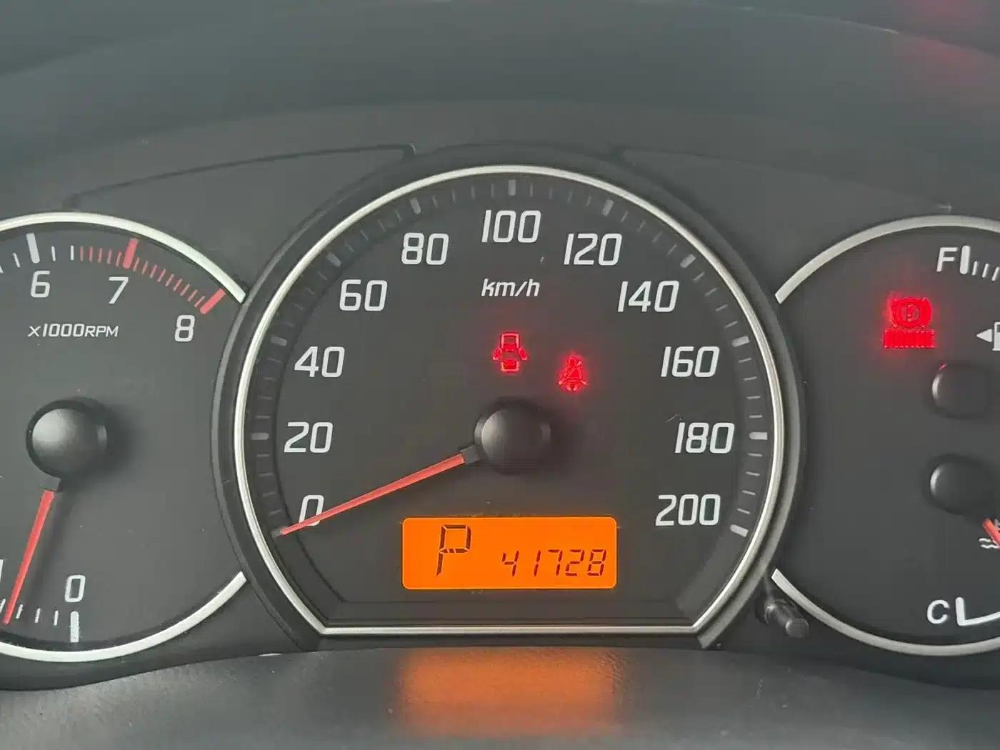 2013 Swift 1.5L Automatic Standard Edition — миниатюра 4